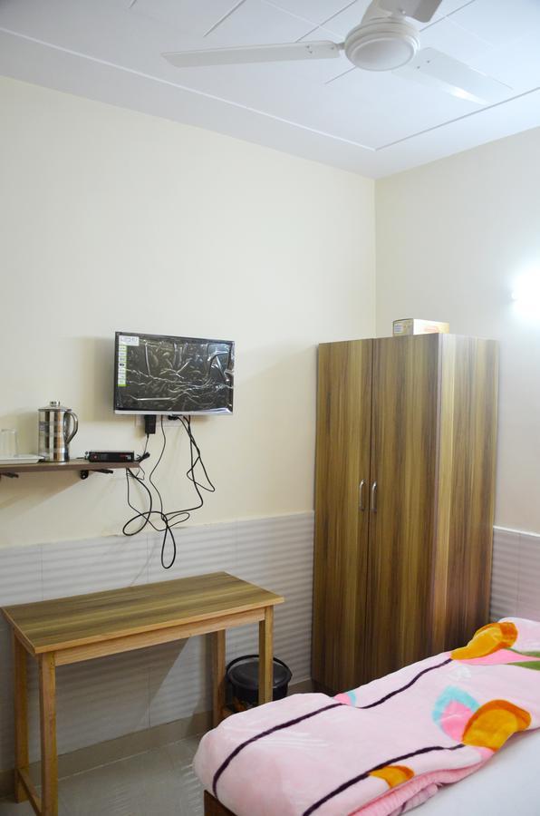 Shiv Shakti Guest House Большая Нойда Экстерьер фото